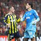 Akturkoglu a tentar acalmar Ederson
