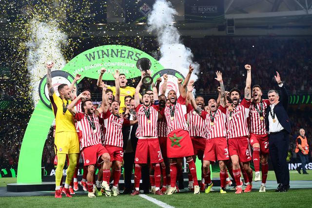 Olympiakos faz história e conquista Liga Conferência
