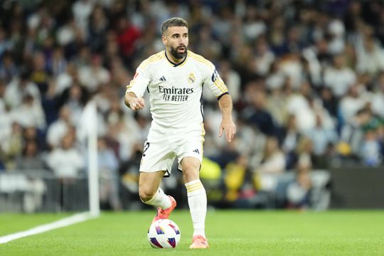 Horas depois de grave lesão, Real Madrid renova contrato com Carvajal