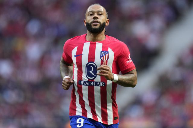 Memphis Depay discute com jornalista