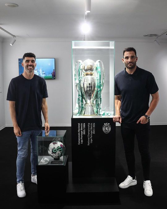 Neto e Adán visitam espaço dos campeões nacionais no Museu Sporting