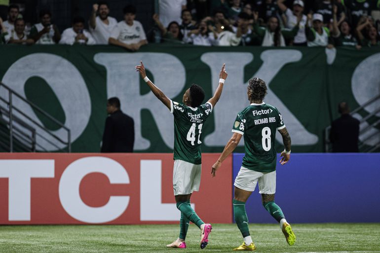 Libertadores: Palmeiras atropela Sporting Cristal na despedida de Estêvão