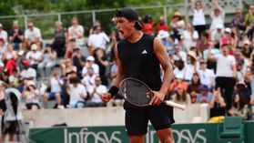 Incrível! Henrique Rocha avança em Roland Garros frente ao 19.º do ‘ranking’