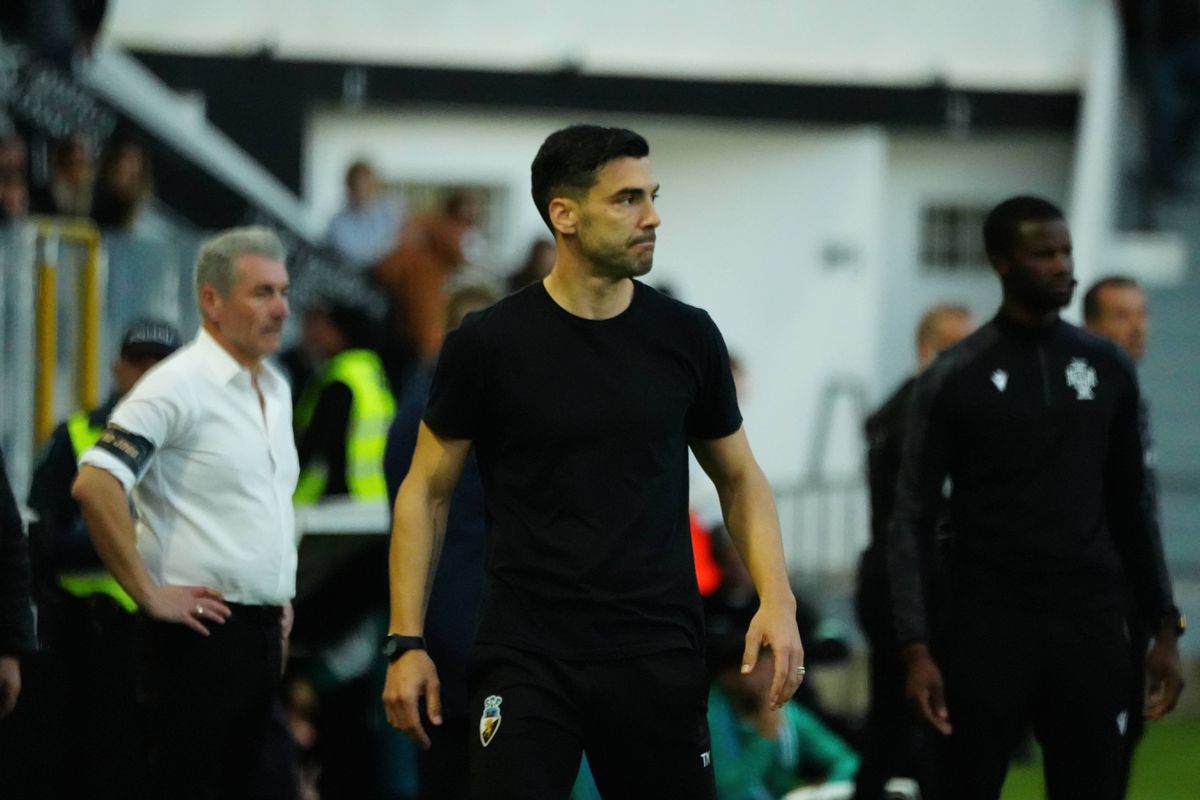 Farense: situação de Tozé Marreco está resolvida