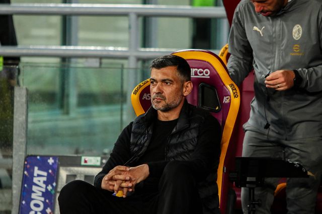 Sérgio Conceição treinou o Milan em 31 ocasiões. Venceu 16, empatou cinco e perdeu 10