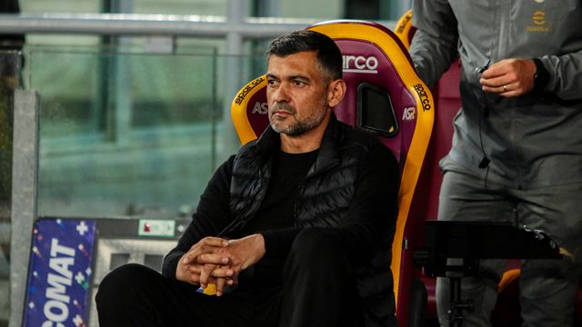 Sérgio Conceição treinou o Milan em 31 ocasiões. Venceu 16, empatou cinco e perdeu 10