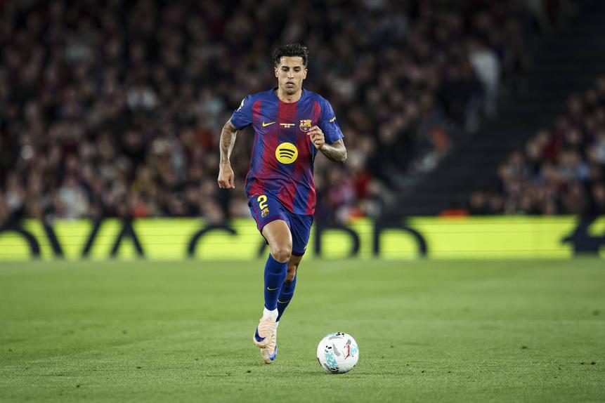 João Cancelo representou o Barcelona na segunda metade de 2025/26, emprestado pelo Al Hilal. Foi campeão espanhol e expressou claramente o desejo de continuar a envergar a camisola 'blaugrana' - Foto: IMAGO