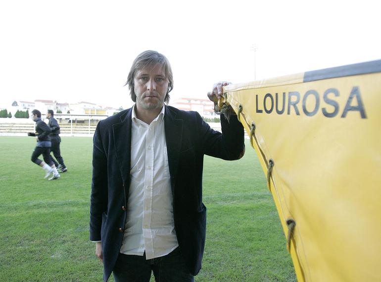 1/10/2007: Assume o comando técnico do Lourosa numa situação delicada. A equipa estava prestes a descer de divisão e consegue a manutenção no último jogo. No ano seguinte, disputou a série de subida.