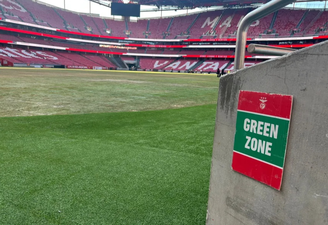 Relvado do Estádio da Luz após concertos de Bad Bunny - Foto: D.R.