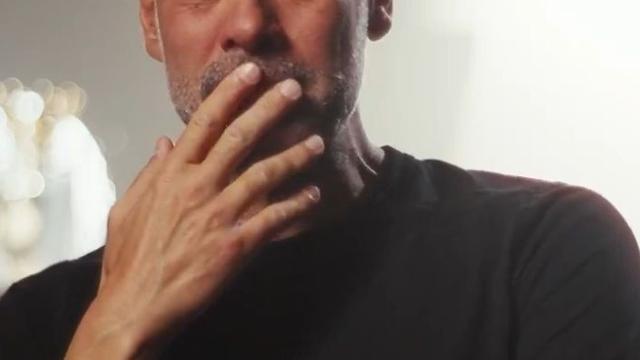 Estão a cortar cebolas ao pé de Guardiola? Sim, são os adeptos a despedir-se dele