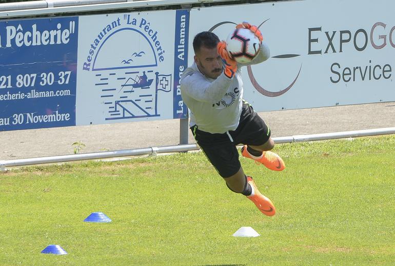 O guarda-redes Viviano foi contratado no verão quente de 2018. Lesionou-se no aquecimento dum encontro da primeira jornada frente ao Moreirense e não participou em qualquer partida oficial (Foto A BOLA)