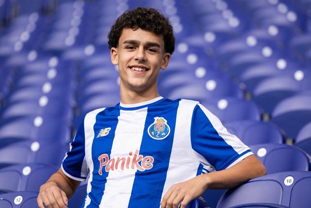 Rodrigo Oliveira, médio da formação portista - Foto: FC PORTO