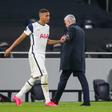 Mourinho com Carlos Vinícius no Tottenham