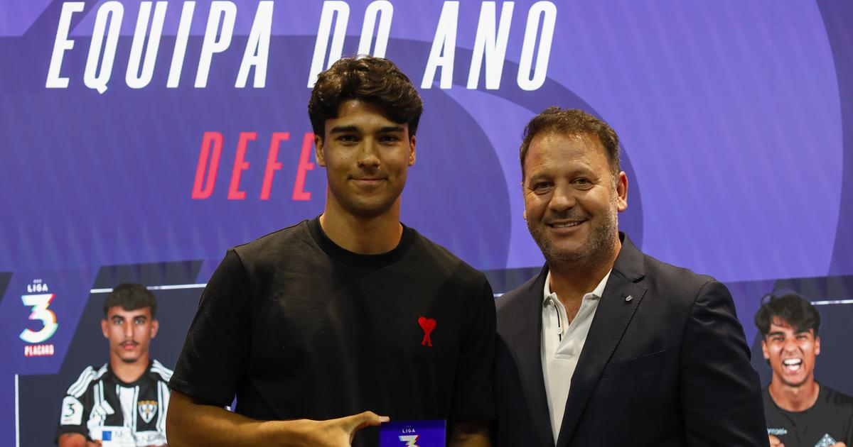 Fã de Pepe jogou no Benfica, não leva cartões e levou dura por causa de um prémio