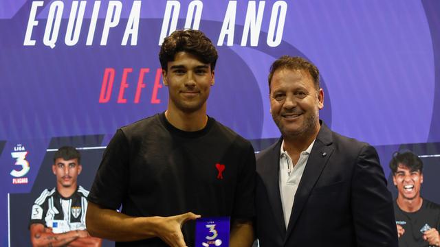 Ricardo Teixeira, central da Académica foi eleito para a equipa do ano da Liga 3 - Foto: FPF