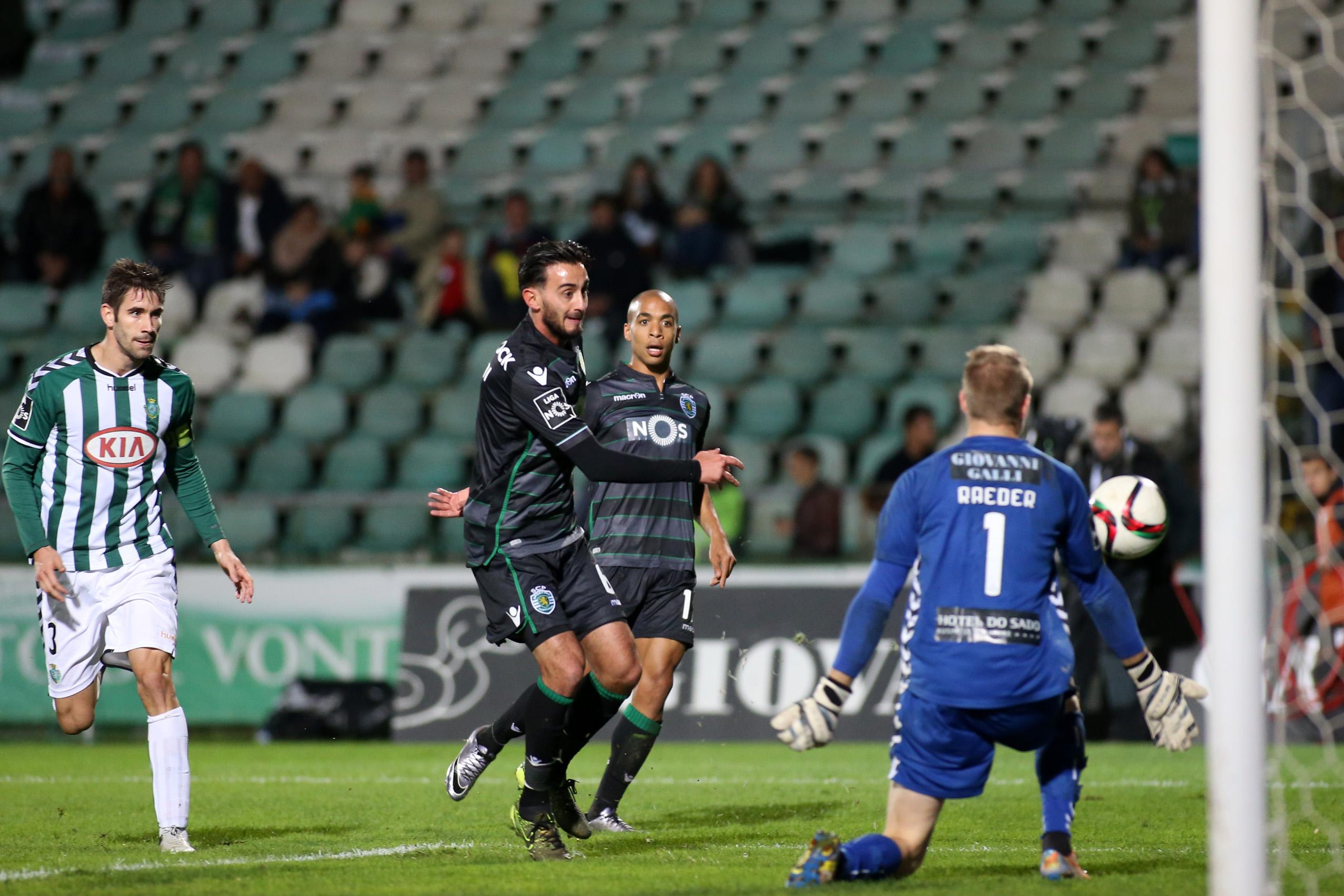 O médio Alberto Aquilani, apesar da idade avançada, chegou a Alvalade com muito cartel mas não se afirmou como titular absoluto. Só vestiu de verde e branco em 2015/16, participando em 32 jogos e apontando cinco golos (Foto A BOLA)