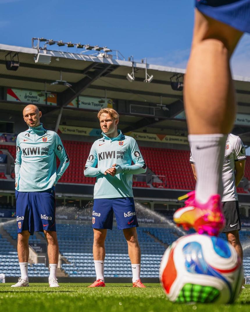 Schjelderup e Aursnes enfrentam a Suécia, num jogo de preparação a contar para o Mundial, às 18h00