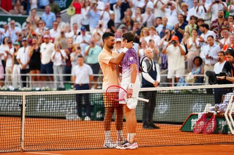 Mais uma surpresa em Roland Garros! João Fonseca faz reviravolta brutal e afasta Djokovic