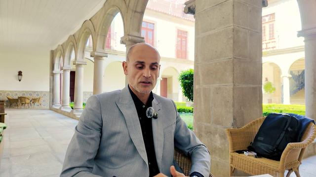 «Gil Lameiras é treinador do Vitória...»