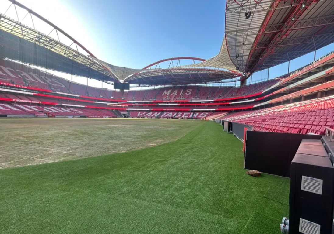 Relvado do Estádio da Luz após concerto de Bad Bunny - Foto: D.R.