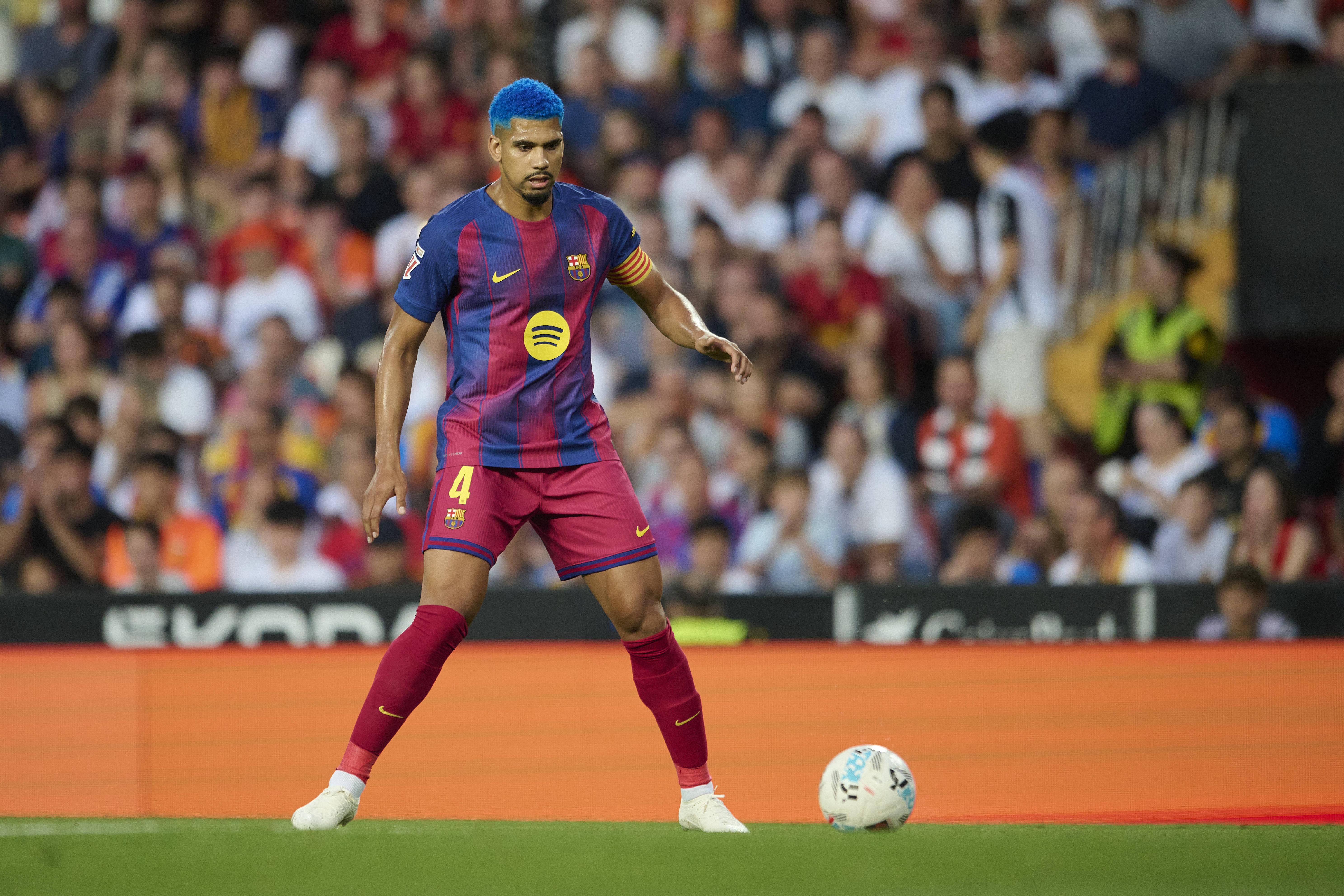 Ronald Araújo, defesa-central e capitão do Barcelona - Foto: IMAGO