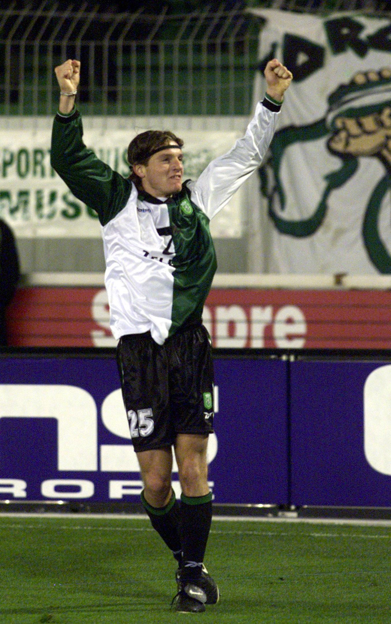 O extremo Ivone De Franceschi representou os leões na temporada 1999/2000, estando em 30 jogos e marcou um golo e é o único que se sagrou campeão nacional (Foto A BOLA)