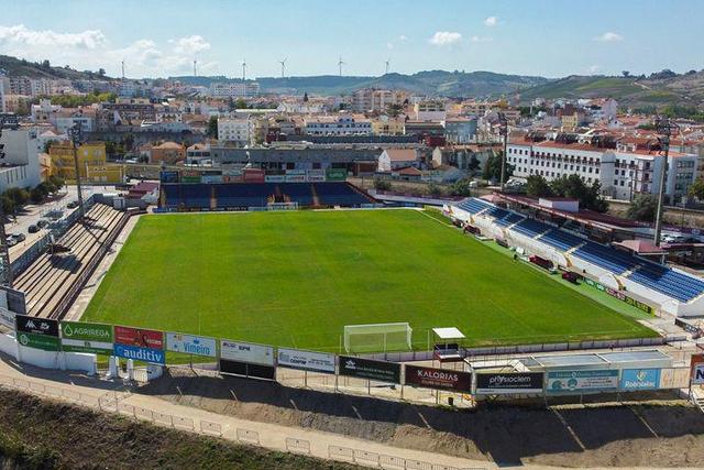 Torreense vai realizar obras de requalificação do Estádio Manuel Marques, em Torres Vedras — Foto: Torreense