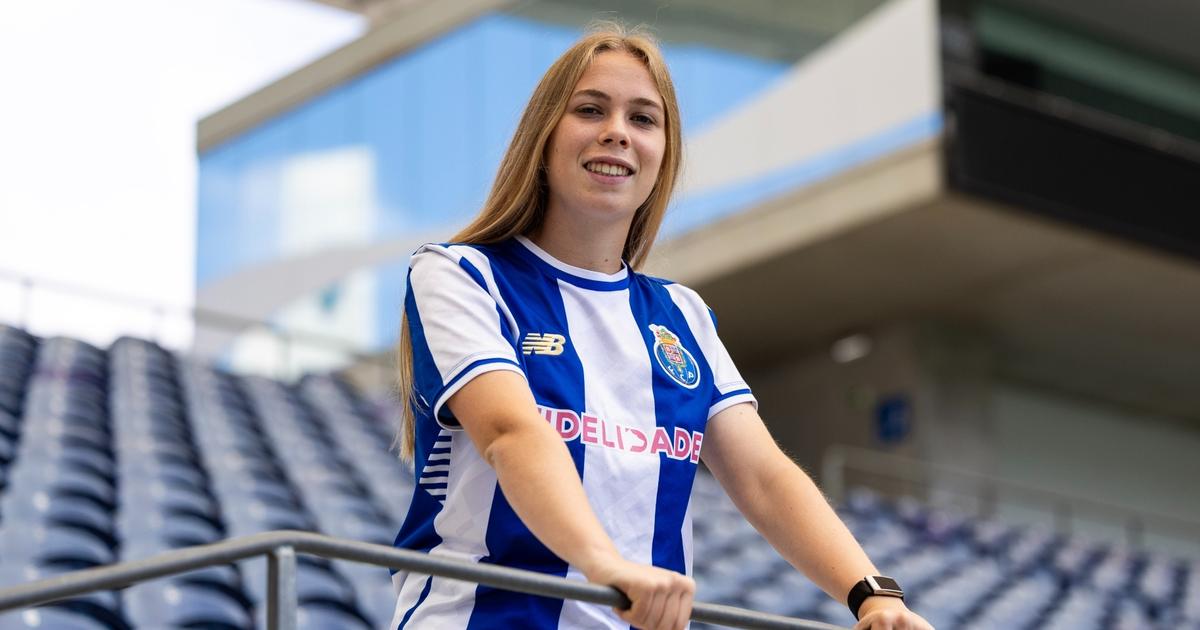 Oficial: FC Porto renova com pérola de 17 anos
