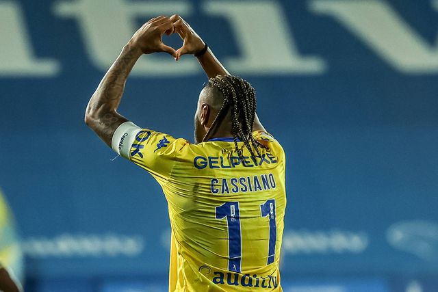 Estoril: Avaí bate cláusula de rescisão de Cassiano