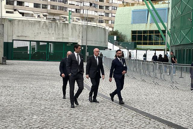 Rui Costa em Alvalade na homenagem a Manuel Fernandes
