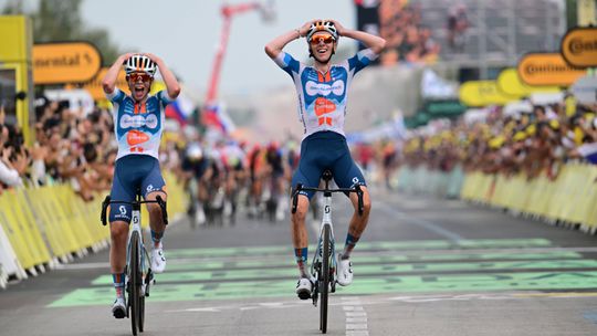 Bardet foge para a vitória e é o primeiro camisola amarela do Tour