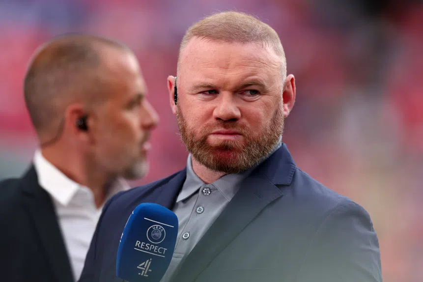 Rooney ataca Salah! Faraó no banco?