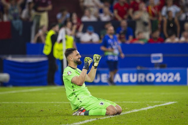 Mamardashvili responde a Nacho: «Desejo-lhes muita sorte»