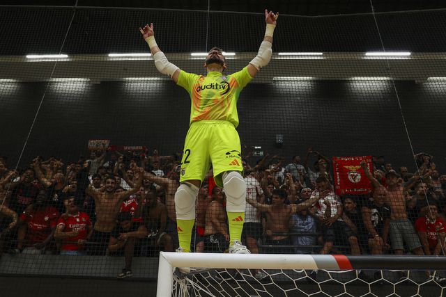 Benfica perto de segurar herói do título