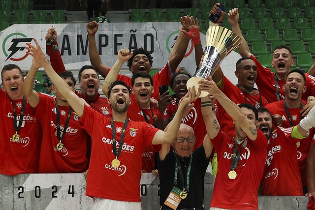 A reviravolta da glória: Benfica dá a volta e sagra-se campeão nacional