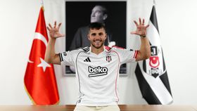 Jurásek: «Espero que João Mário e Rafa me apoiem no processo de adaptação»