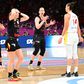 Jogadoras da Bélgica e da Espanha incrédulas com o que aconteceu nos últimos segundos da final do Eurobasket feminino