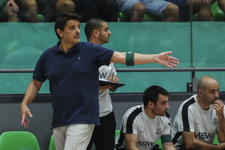 Sporting esmaga! Novo Vrijeme vira pó