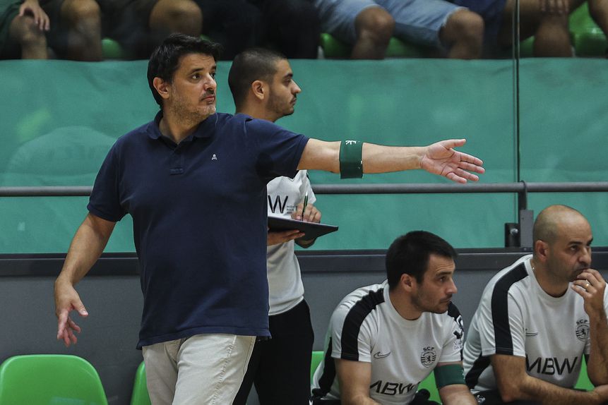 Nuno Dias, treinador do Sporting (MIGUEL A. LOPES/LUSA)