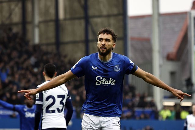 Calvert-Lewin a festejar golo do Everton