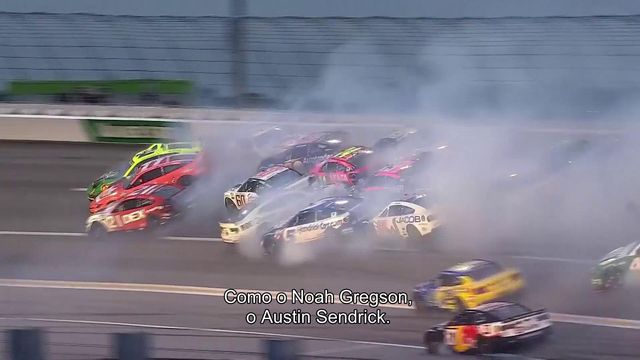 NASCAR: 23 carros envolvidos num dos maiores acidentes que alguma vez verá