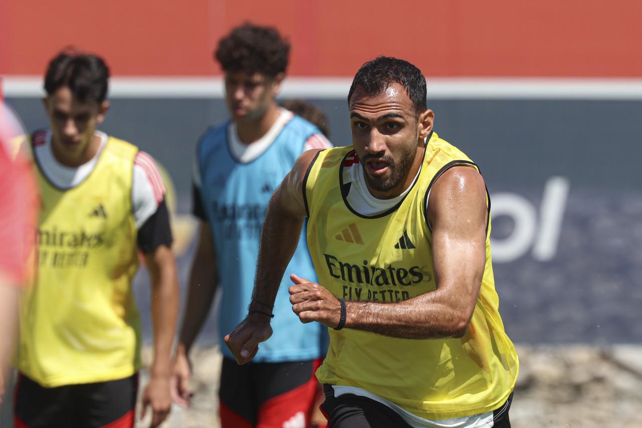 Pavlidis em ação notreino do Benfica - Foto: Benfica