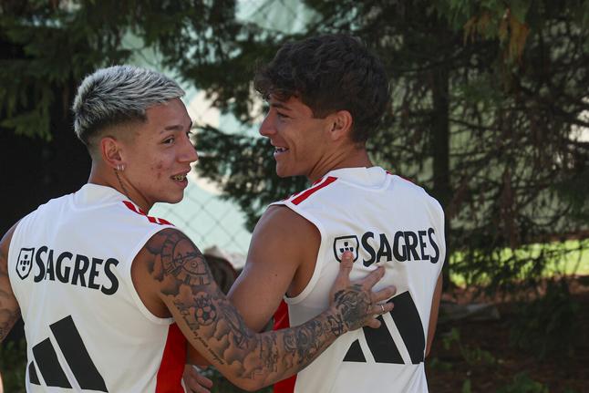 Sem Otamendi, Prestianni tem um novo 'melhor amigo' e já há... picardia