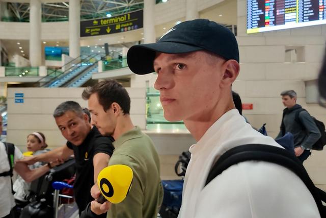 Sergi Altimira, médio de 24 anos que chega do Betis, já está em Lisboa - Foto: A BOLA