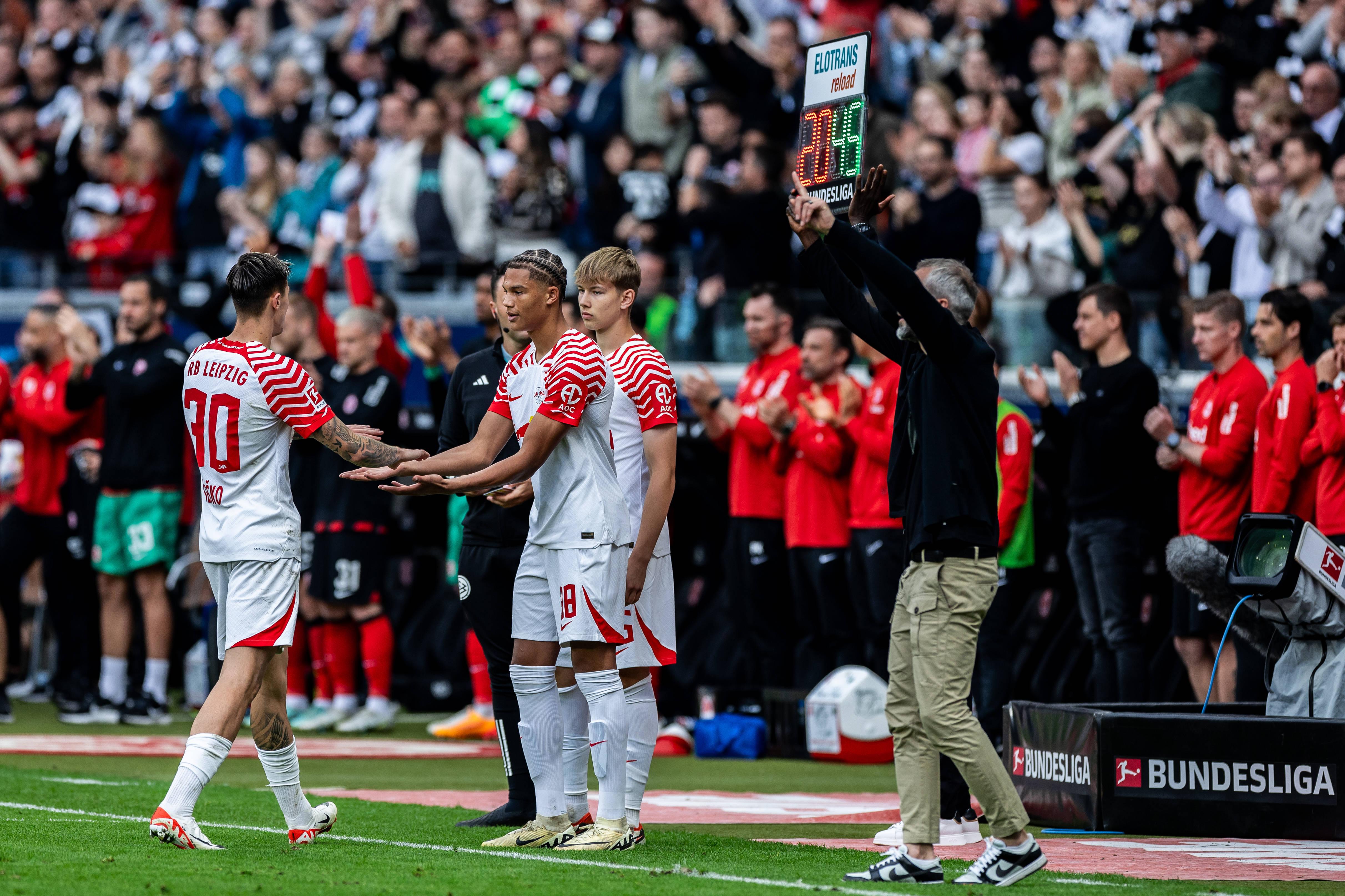 Momento da estreia de Nuha Jatta na Bundelisga, com a camisola do Leipzig. O futuro do criativo é ao serviço do Torreense