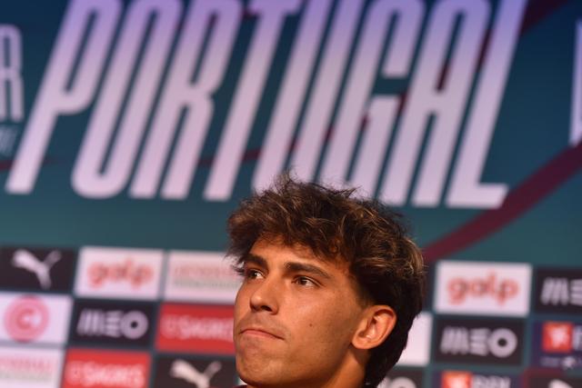 João Félix foi o porta-voz da equipa antes de mais um treino em Palm Beach - Foto Miguel Nunes