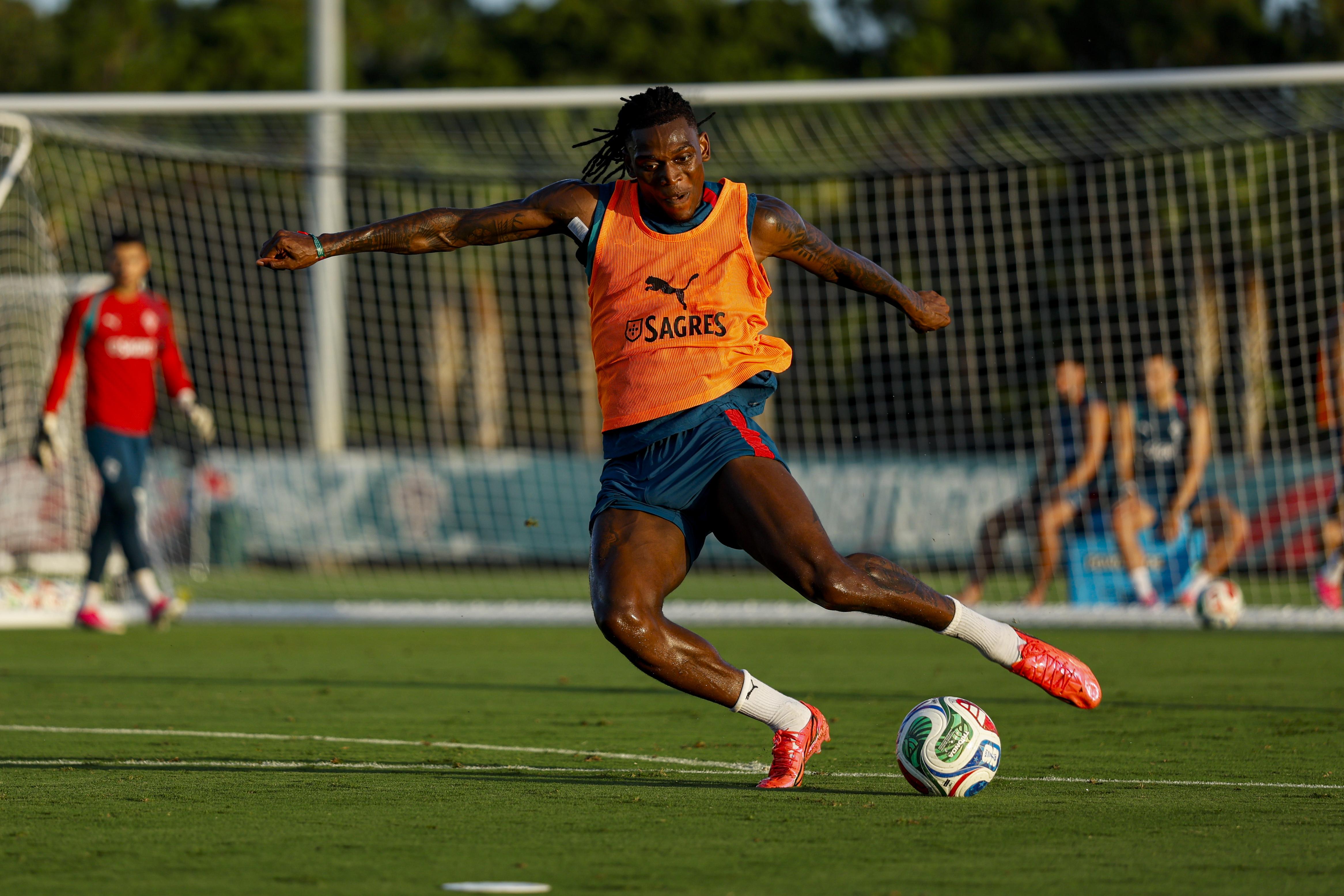 Rafael Leão no treino da Seleção após empate com a Colômbia - Foto: FPF