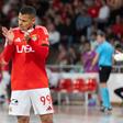 Melhor marcador da história do Benfica despede-se com emoção