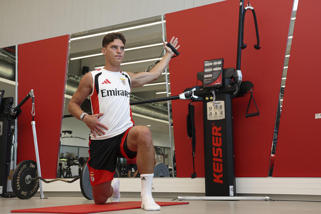 Sudakov a trabalhar no ginásio - Foto: Benfica