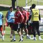 Marco Silva sorridente no treino do Benfica - Foto: Benfica